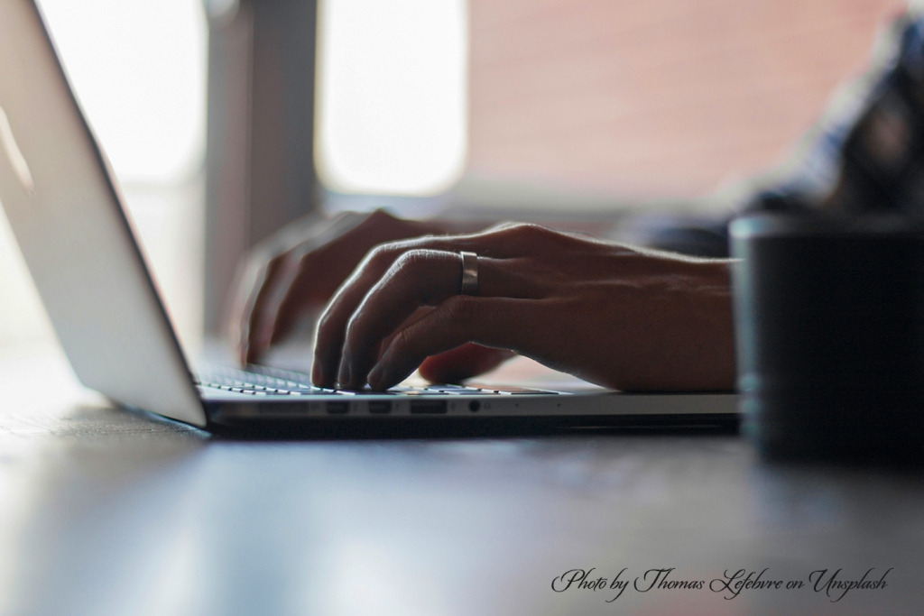 Laptop. thomas-lefebvre-gp8BLyaTaA0-unsplash._0.jpg