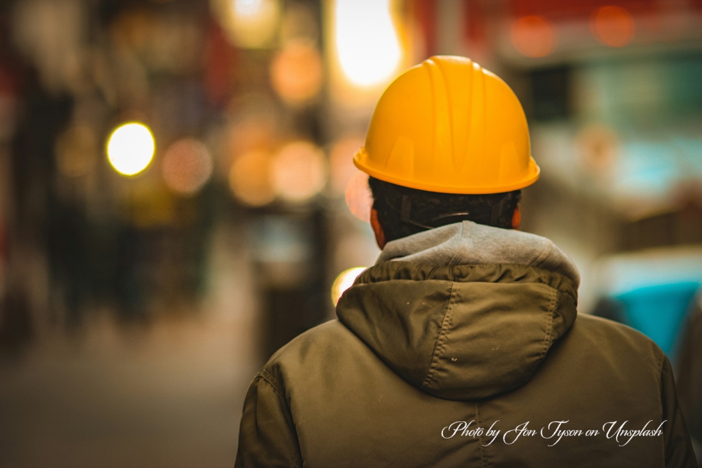 Ehitaja. jon-tyson-kR4K8nJ9JRc-unsplash._0.jpg