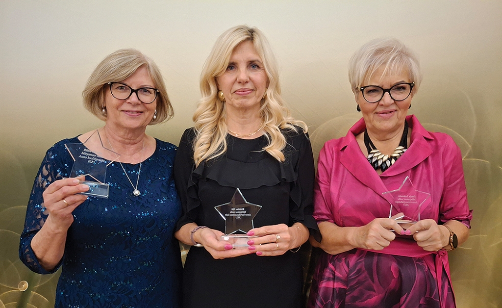 Aasta kooliõpetaja Riina Meidla, aasta haridusasutuse juht Kristine Niit ja aasta klassijuhataja Darja Lehtsalu. Kõik nad töötavad Märjamaa gümnaasiumis. Reet Saar.jpg