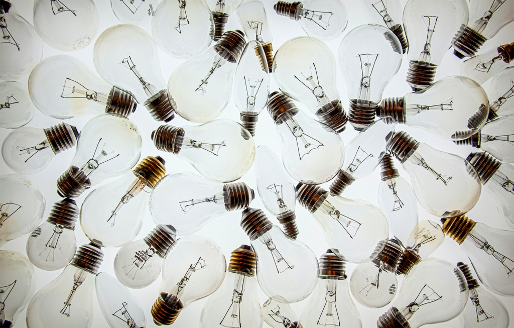Elektripirnid. wilhelm-gunkel-frJ4mqE5DNY-unsplash._0.jpg