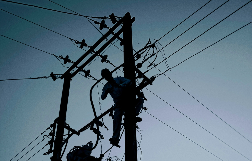Elektrikatkestus. Photo by Prasad Bhalerao on Unsplash._0.jpg